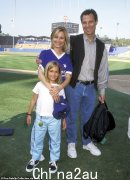 现年69岁的布雷迪·邦奇（Brady Bunch）明星一起在40年一起开放婚姻秘密