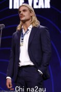 天堂中的麻烦了？ Tammy Hembrow在与AFL明星Bailey Smith官方官员后分享了她的爱情生活的神秘更新时，她留下了“哭泣”：“我有点崩溃了”