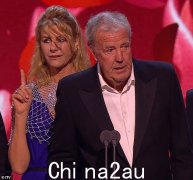 杰里米·克拉克森（Jeremy Clarkson）介绍了令人心动的帖子中Diddly Squat Farm的最新成员